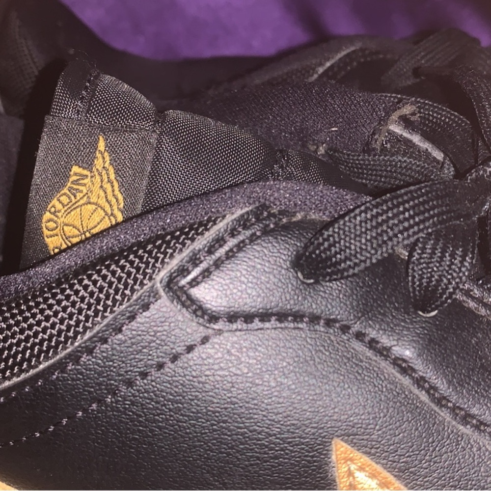 Nike Black and White Shoes with Gold Details - Picture 3 of 3